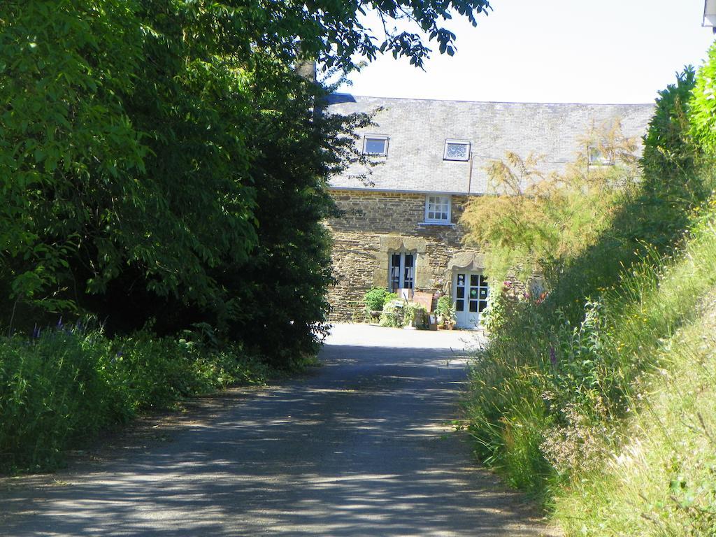Ferme De La Gortiere Bed & Breakfast Le Teilleul Екстериор снимка